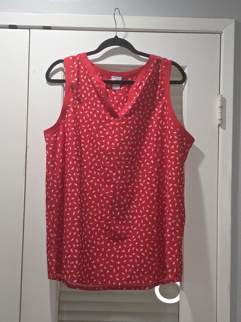 Chico's Red Printed Sleeveless V-Neck Tank